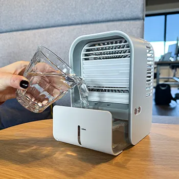 Jess pouring water into her Frostcooler